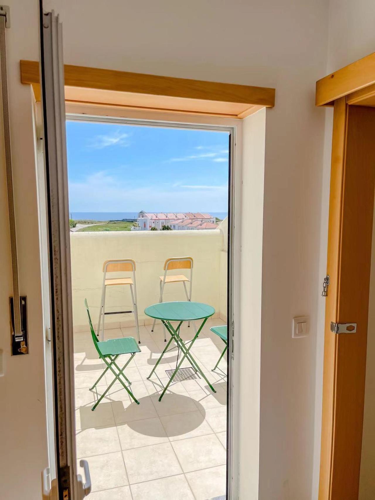 Seaside Room In A Peniche Townhouse Featuring A Private Bathroom And Shared Access To The Swimming Pool And Kitchen Атоґія-да-Балея Екстер'єр фото